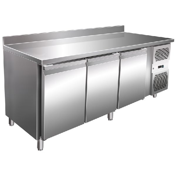 VIP Kühltisch mit 3 Türen und AK -2 bis +8°C 1795x700x960 mm