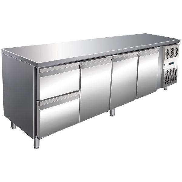 VIP Kühltisch mit 4 Türen und AK -2 bis +8°C 2230x700x860 mm